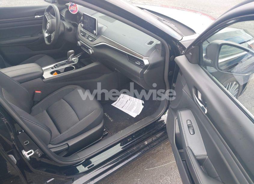 Photo 5 of 2024 Nissan Altima SV INTELLIGENT AWD (VIN 1N4BL4DW5RN325030)