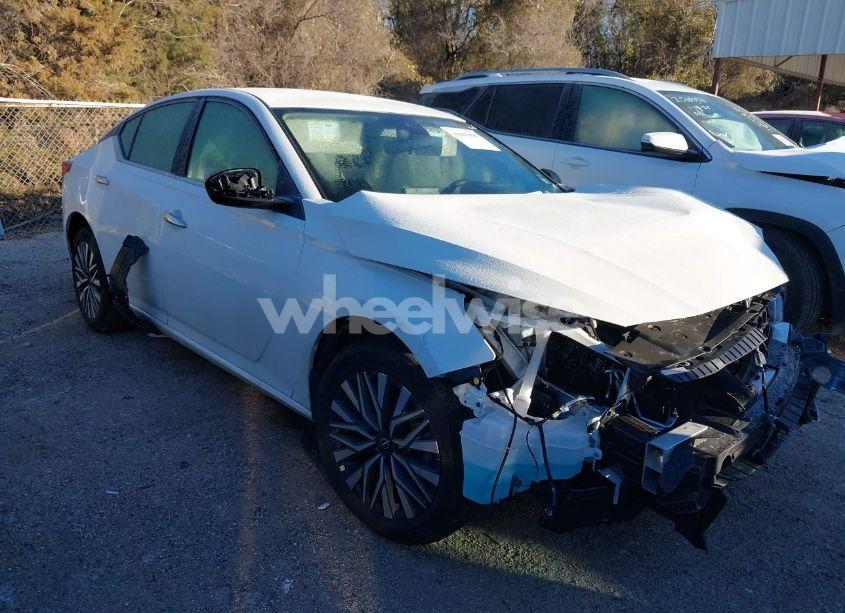 2025 Nissan Altima SV AWD (VIN 1N4BL4DW5SN352587) main photo