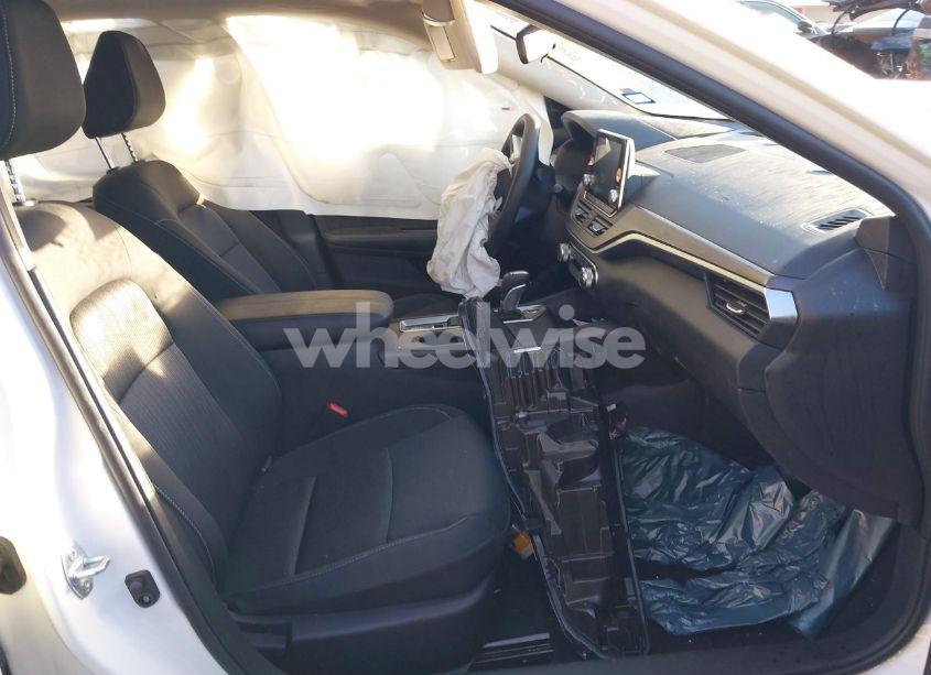 Photo 5 of 2025 Nissan Altima SV AWD (VIN 1N4BL4DW5SN352587)