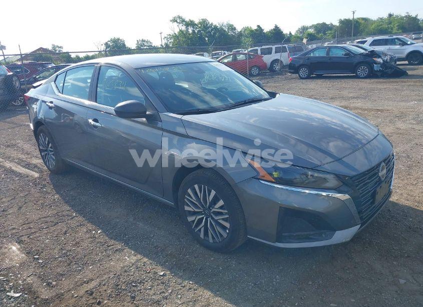 2025 Nissan Altima SV AWD (VIN 1N4BL4DW5SN373648) main photo