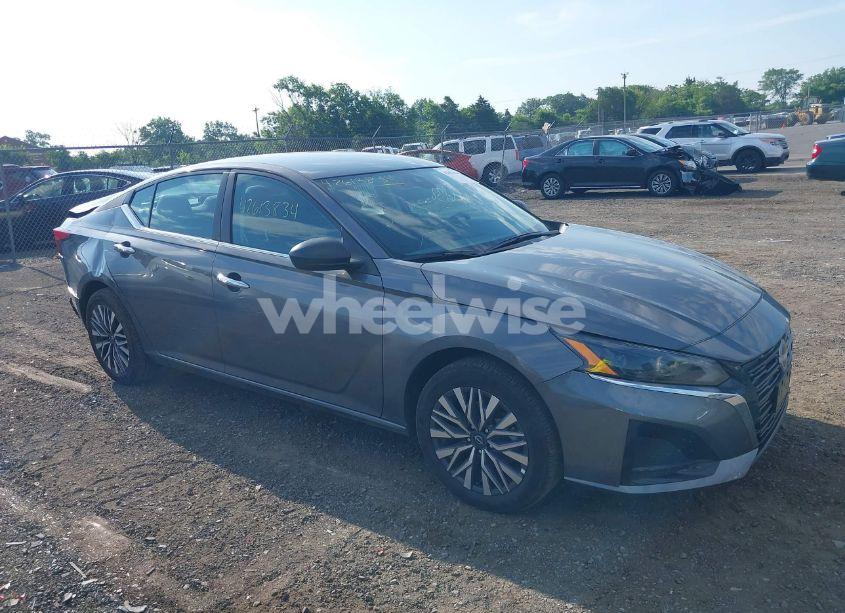 Photo 13 of 2025 Nissan Altima SV AWD (VIN 1N4BL4DW5SN373648)