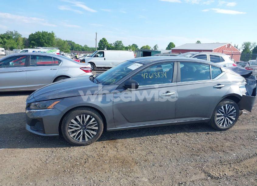 Photo 14 of 2025 Nissan Altima SV AWD (VIN 1N4BL4DW5SN373648)