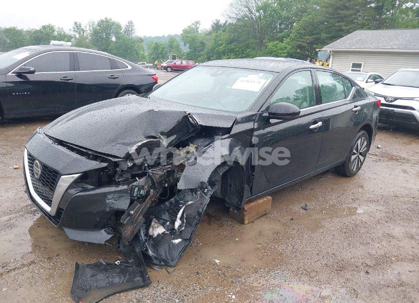 Photo 2 of 2019 Nissan Altima 2.5 SV (VIN 1N4BL4DW6KC243888)