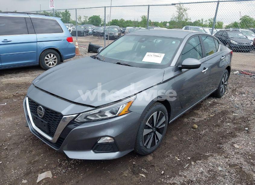 Photo 2 of 2021 Nissan Altima SV INTELLIGENT AWD (VIN 1N4BL4DW6MN396195)
