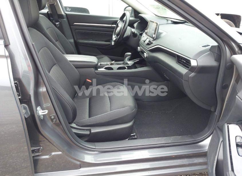 Photo 5 of 2021 Nissan Altima SV INTELLIGENT AWD (VIN 1N4BL4DW6MN396195)