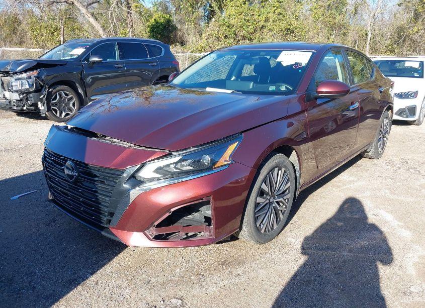 Photo 2 of 2023 Nissan Altima SV INTELLIGENT AWD (VIN 1N4BL4DW6PN312784)