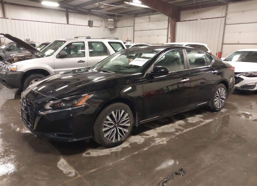 Photo 2 of 2023 Nissan Altima SV INTELLIGENT AWD (VIN 1N4BL4DW6PN401495)