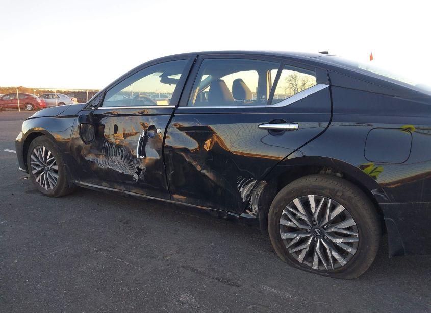 Photo 6 of 2023 Nissan Altima SV INTELLIGENT AWD (VIN 1N4BL4DW6PN413873)