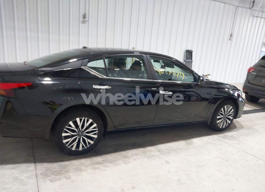Photo 14 of 2024 Nissan Altima SV INTELLIGENT AWD (VIN 1N4BL4DW6RN326218)