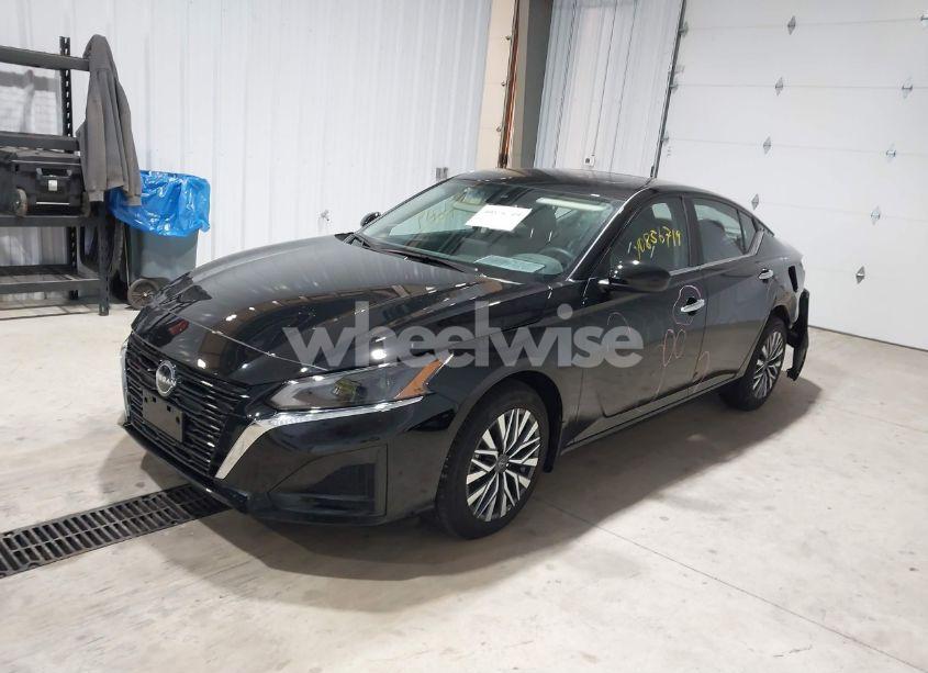 Photo 2 of 2024 Nissan Altima SV INTELLIGENT AWD (VIN 1N4BL4DW6RN326218)