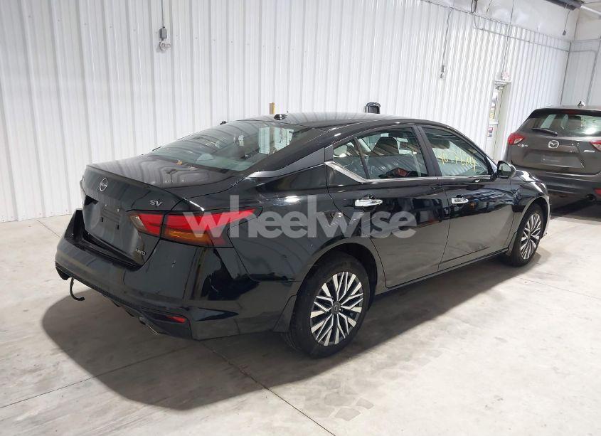 Photo 4 of 2024 Nissan Altima SV INTELLIGENT AWD (VIN 1N4BL4DW6RN326218)