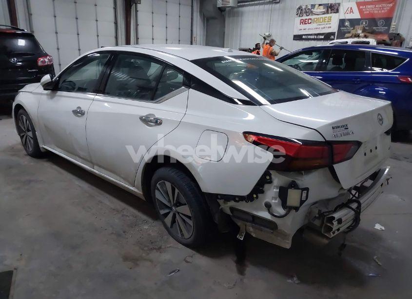 Photo 3 of 2019 Nissan Altima 2.5 SV (VIN 1N4BL4DW7KC205277)