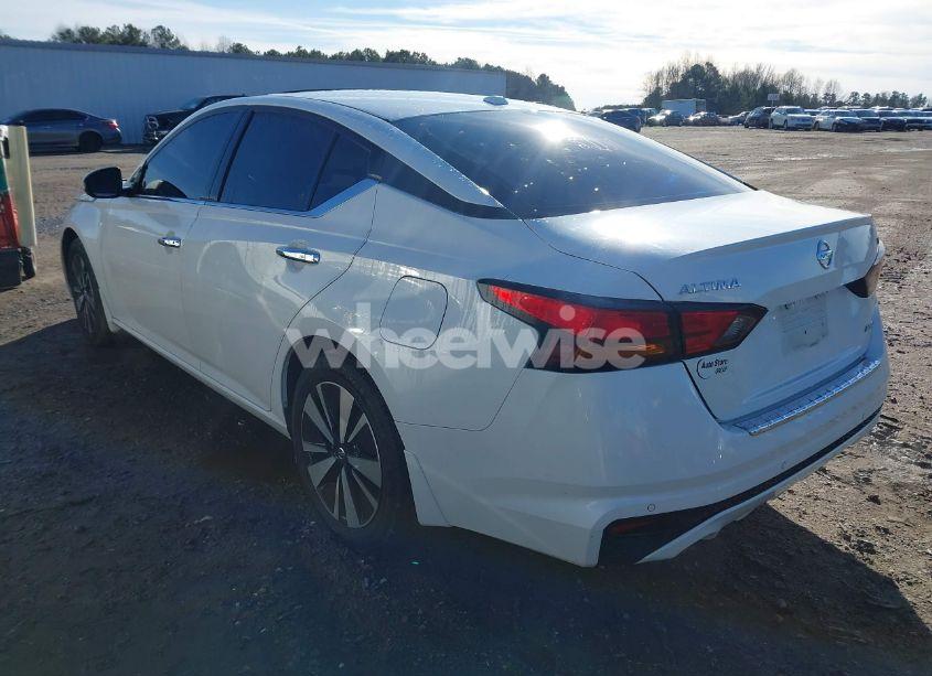 Photo 3 of 2019 Nissan Altima 2.5 SV (VIN 1N4BL4DW7KN302824)