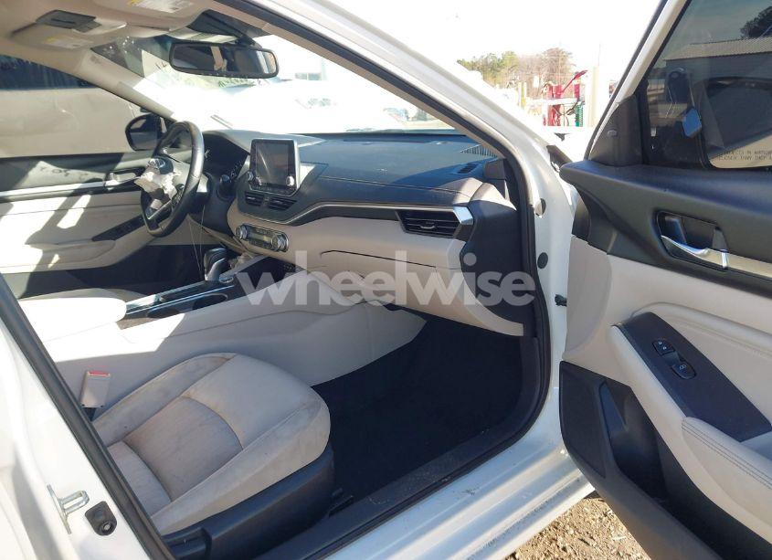 Photo 5 of 2019 Nissan Altima 2.5 SV (VIN 1N4BL4DW7KN302824)