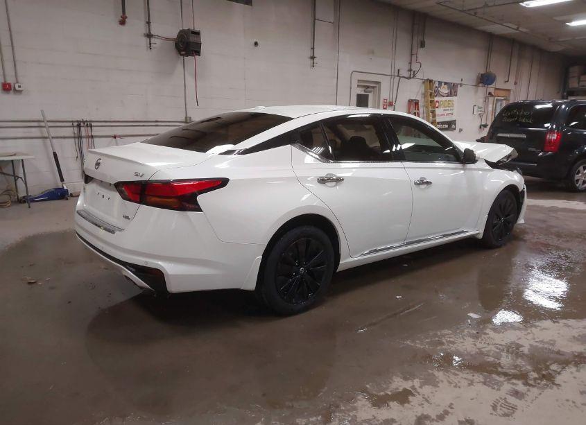 Photo 4 of 2019 Nissan Altima 2.5 SV (VIN 1N4BL4DW7KN303648)