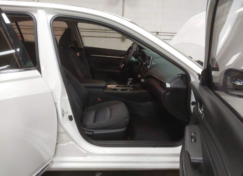 Photo 5 of 2019 Nissan Altima 2.5 SV (VIN 1N4BL4DW7KN303648)