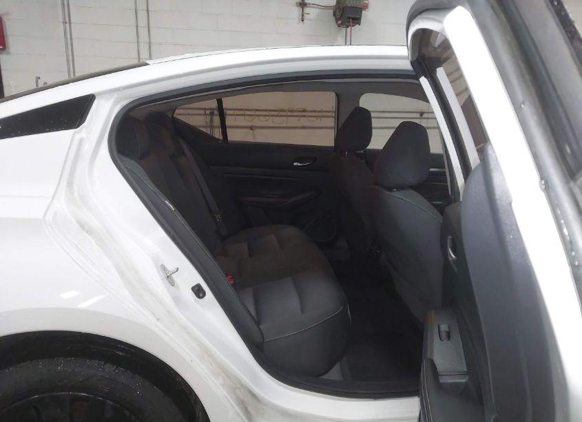 Photo 8 of 2019 Nissan Altima 2.5 SV (VIN 1N4BL4DW7KN303648)