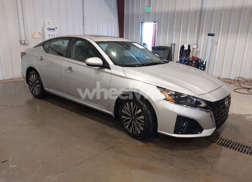 2023 Nissan Altima SV INTELLIGENT AWD (VIN 1N4BL4DW7PN328525) main photo