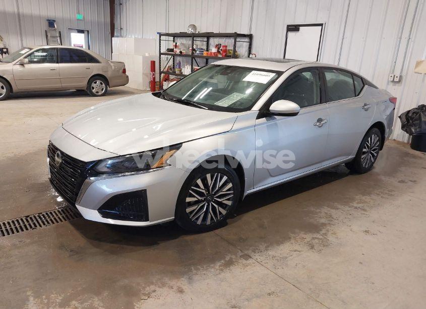 Photo 2 of 2023 Nissan Altima SV INTELLIGENT AWD (VIN 1N4BL4DW7PN328525)