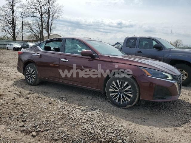 Photo 3 of 2024 NISSAN ALTIMA SV (VIN 1N4BL4DW7RN321657)
