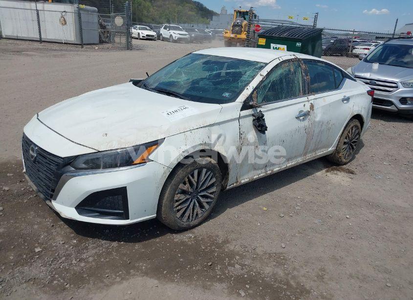 Photo 2 of 2025 Nissan Altima SV AWD (VIN 1N4BL4DW7SN331188)