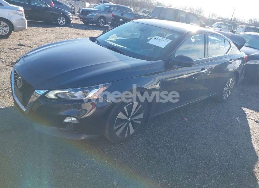 Photo 2 of 2019 Nissan Altima 2.5 SV (VIN 1N4BL4DW8KC134199)