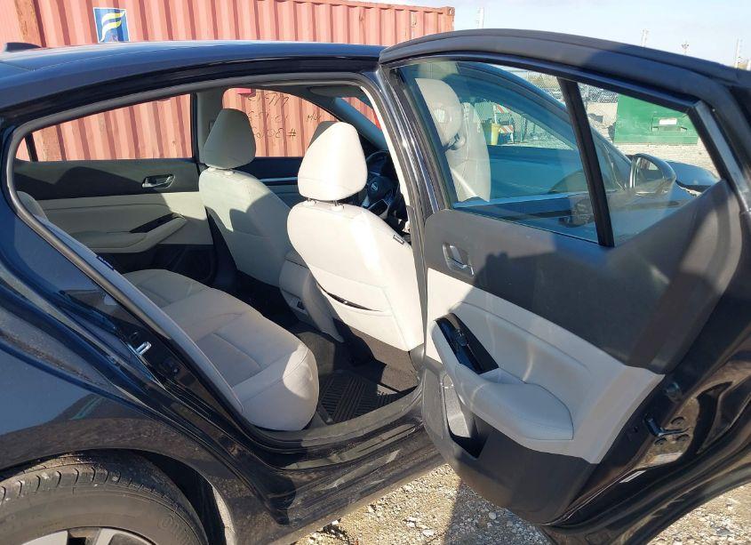 Photo 8 of 2022 Nissan Altima SV INTELLIGENT AWD (VIN 1N4BL4DW8NN358372)