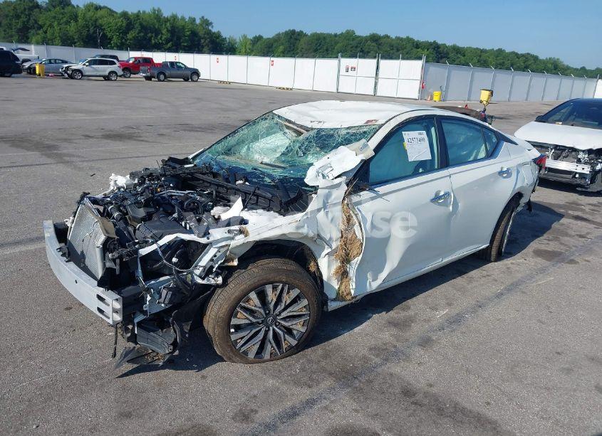 Photo 2 of 2025 Nissan Altima SV AWD (VIN 1N4BL4DW8SN362899)