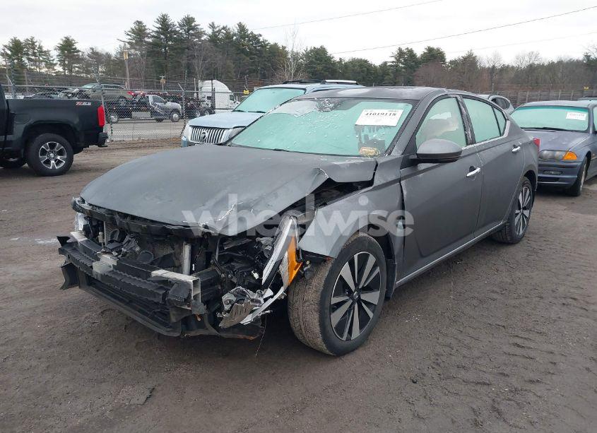 Photo 2 of 2019 Nissan Altima 2.5 SV (VIN 1N4BL4DW9KN304235)