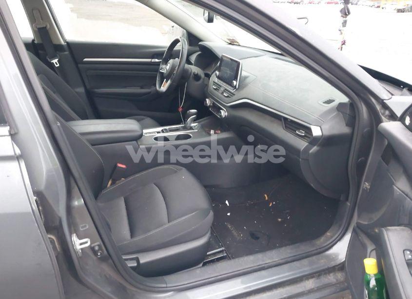 Photo 5 of 2019 Nissan Altima 2.5 SV (VIN 1N4BL4DW9KN304235)