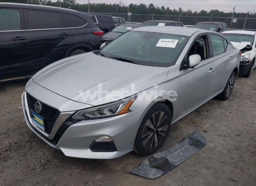 Photo 2 of 2021 Nissan Altima SV INTELLIGENT AWD (VIN 1N4BL4DW9MN314833)