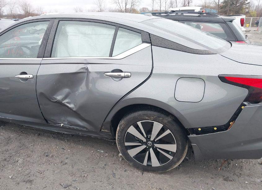 Photo 18 of 2021 Nissan Altima SV INTELLIGENT AWD (VIN 1N4BL4DW9MN375681)