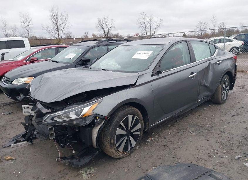 Photo 2 of 2021 Nissan Altima SV INTELLIGENT AWD (VIN 1N4BL4DW9MN375681)