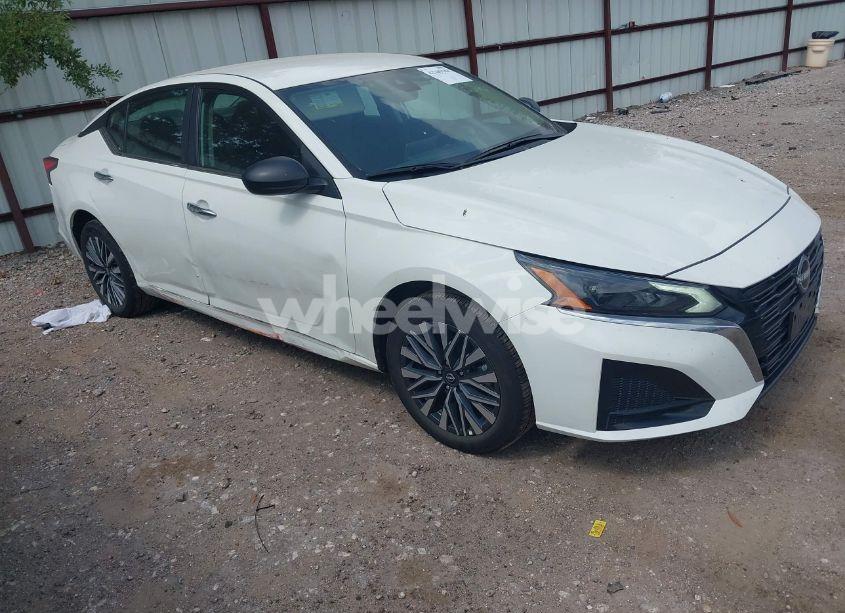 2025 Nissan Altima SV AWD (VIN 1N4BL4DW9SN338143) main photo