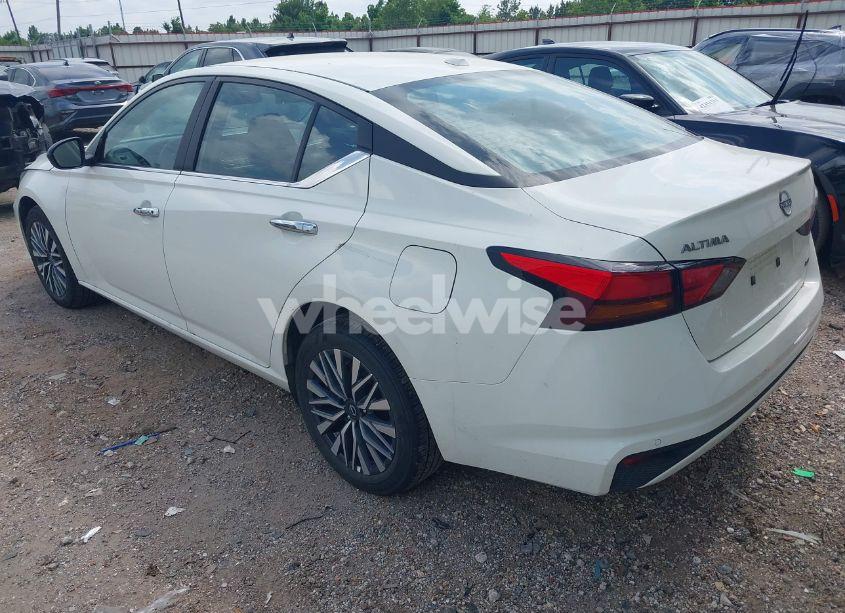 Photo 3 of 2025 Nissan Altima SV AWD (VIN 1N4BL4DW9SN338143)