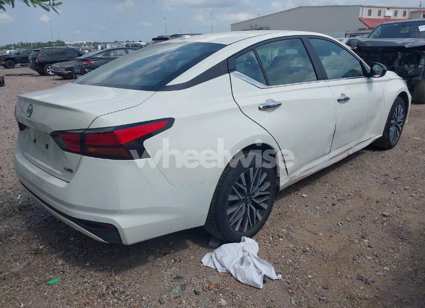 Photo 4 of 2025 Nissan Altima SV AWD (VIN 1N4BL4DW9SN338143)