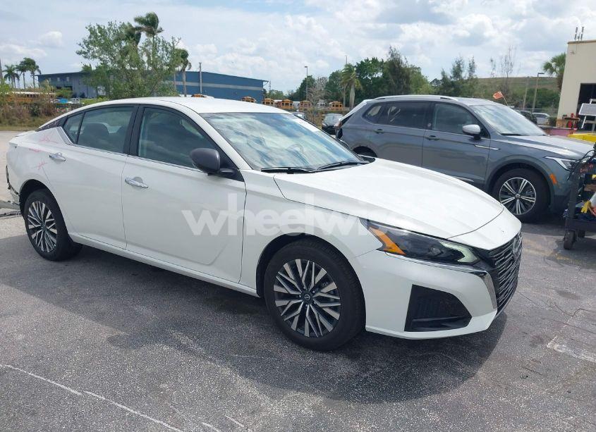 2025 Nissan Altima SV AWD (VIN 1N4BL4DW9SN354116) main photo