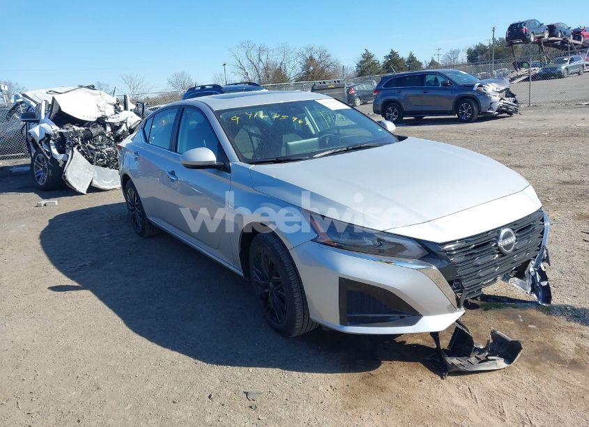2025 Nissan Altima SV AWD (VIN 1N4BL4DW9SN361566) main photo