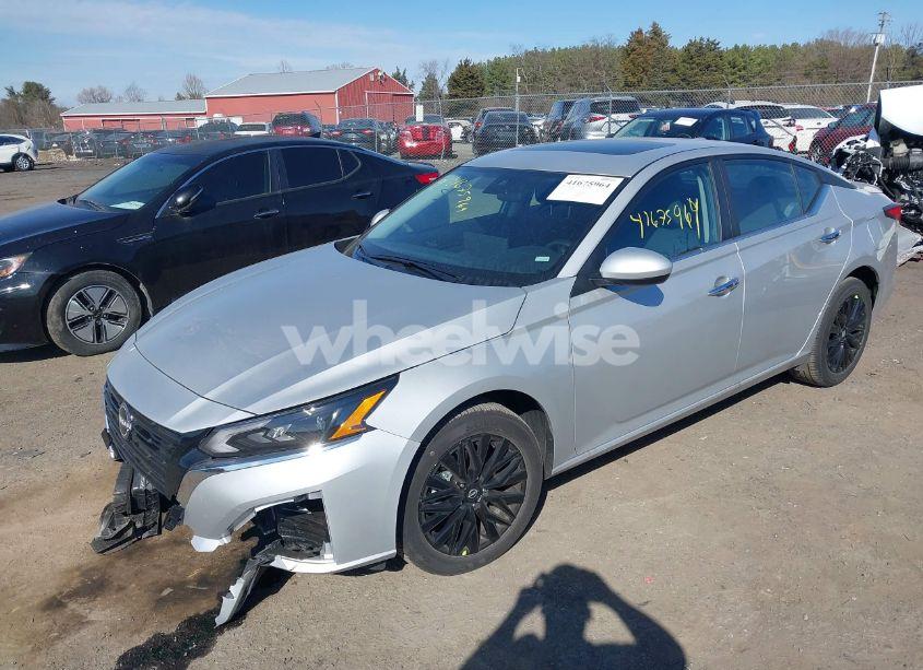 Photo 2 of 2025 Nissan Altima SV AWD (VIN 1N4BL4DW9SN361566)