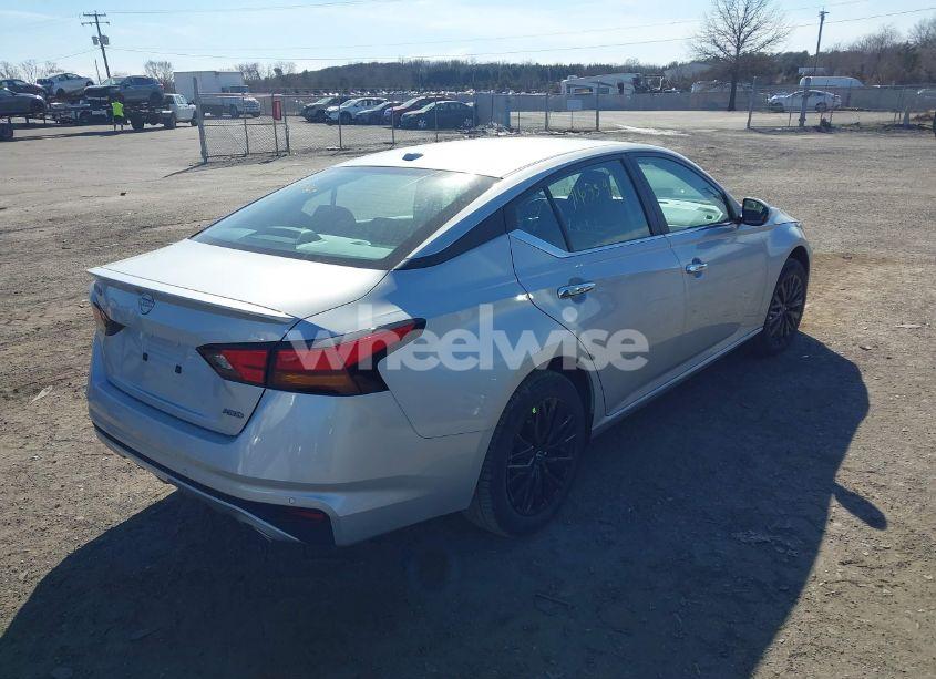 Photo 4 of 2025 Nissan Altima SV AWD (VIN 1N4BL4DW9SN361566)