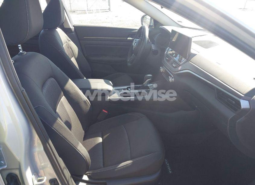 Photo 5 of 2025 Nissan Altima SV AWD (VIN 1N4BL4DW9SN361566)