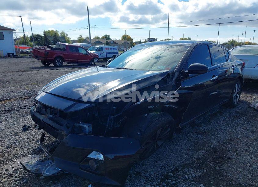 Photo 2 of 2019 Nissan Altima 2.5 SV (VIN 1N4BL4DWXKC250617)