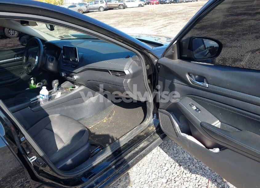 Photo 5 of 2019 Nissan Altima 2.5 SV (VIN 1N4BL4DWXKC250617)