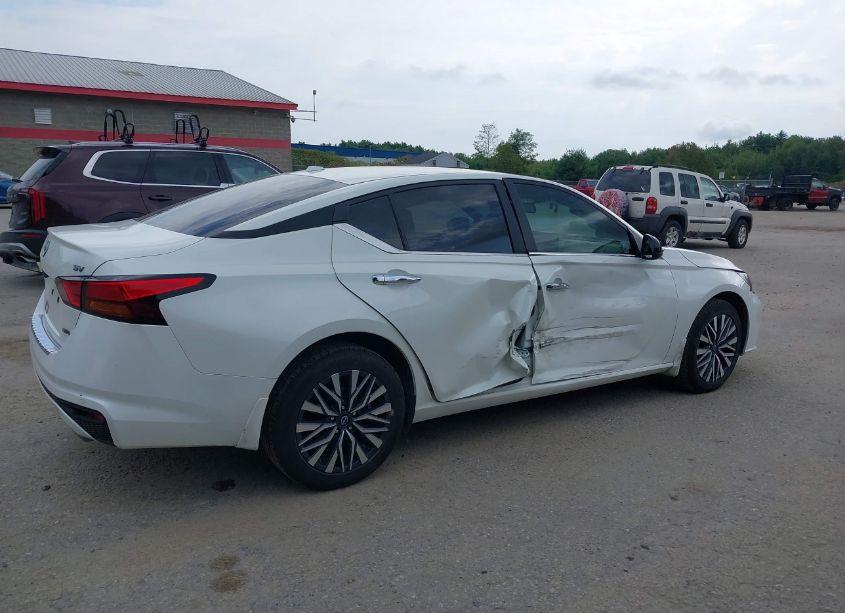 Photo 13 of 2023 Nissan Altima SV INTELLIGENT AWD (VIN 1N4BL4DWXPN381977)