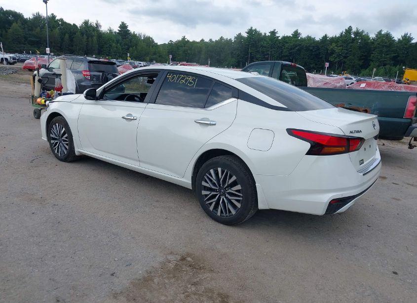 Photo 3 of 2023 Nissan Altima SV INTELLIGENT AWD (VIN 1N4BL4DWXPN381977)