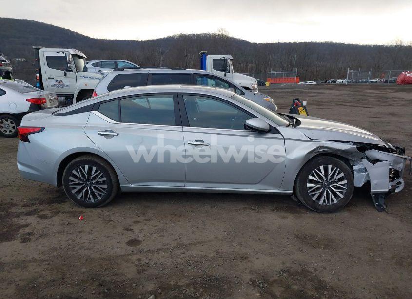 Photo 13 of 2024 Nissan Altima SV INTELLIGENT AWD (VIN 1N4BL4DWXRN302763)