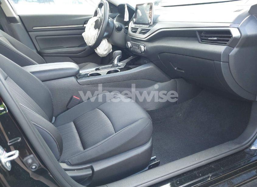 Photo 5 of 2024 Nissan Altima SV INTELLIGENT AWD (VIN 1N4BL4DWXRN366298)