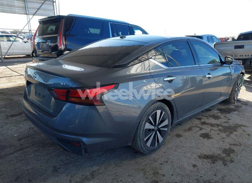 Photo 4 of 2020 Nissan Altima SL FWD (VIN 1N4BL4EV0LC241433)