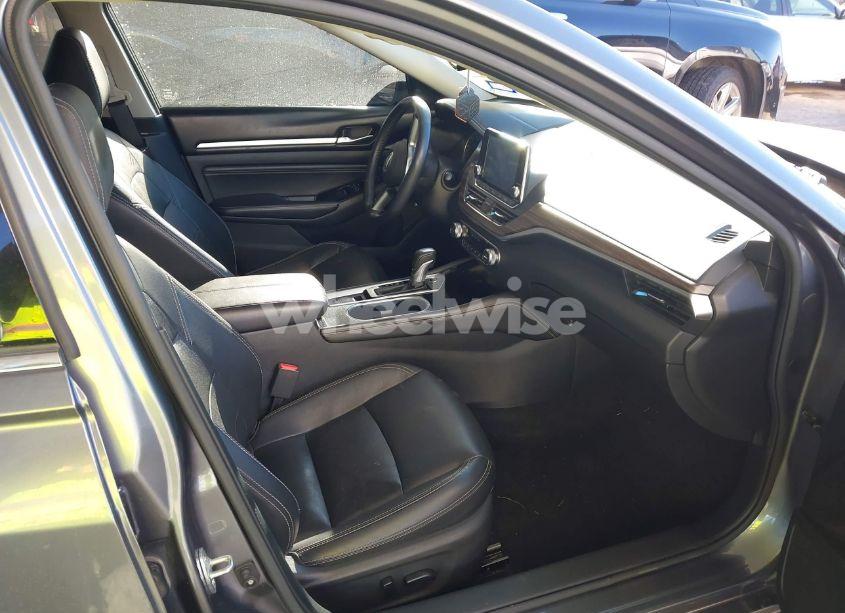 Photo 5 of 2020 Nissan Altima SL FWD (VIN 1N4BL4EV0LC241433)