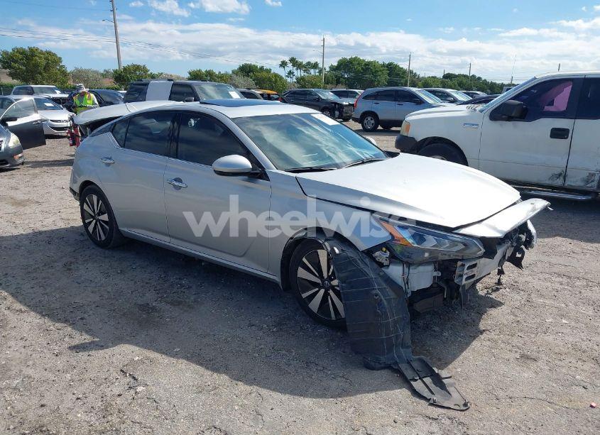 2022 Nissan Altima SL FWD (VIN 1N4BL4EV0NN401558) main photo